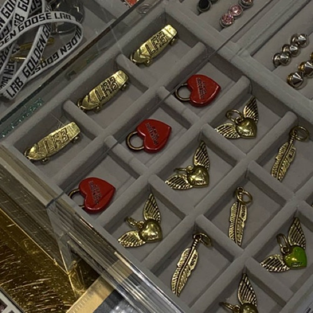 GOLDEN GOOSE SHOELACE CHARMS